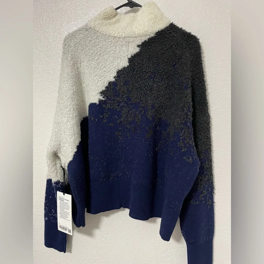 Ombre knit textured crewneck - Picture 2 of 3